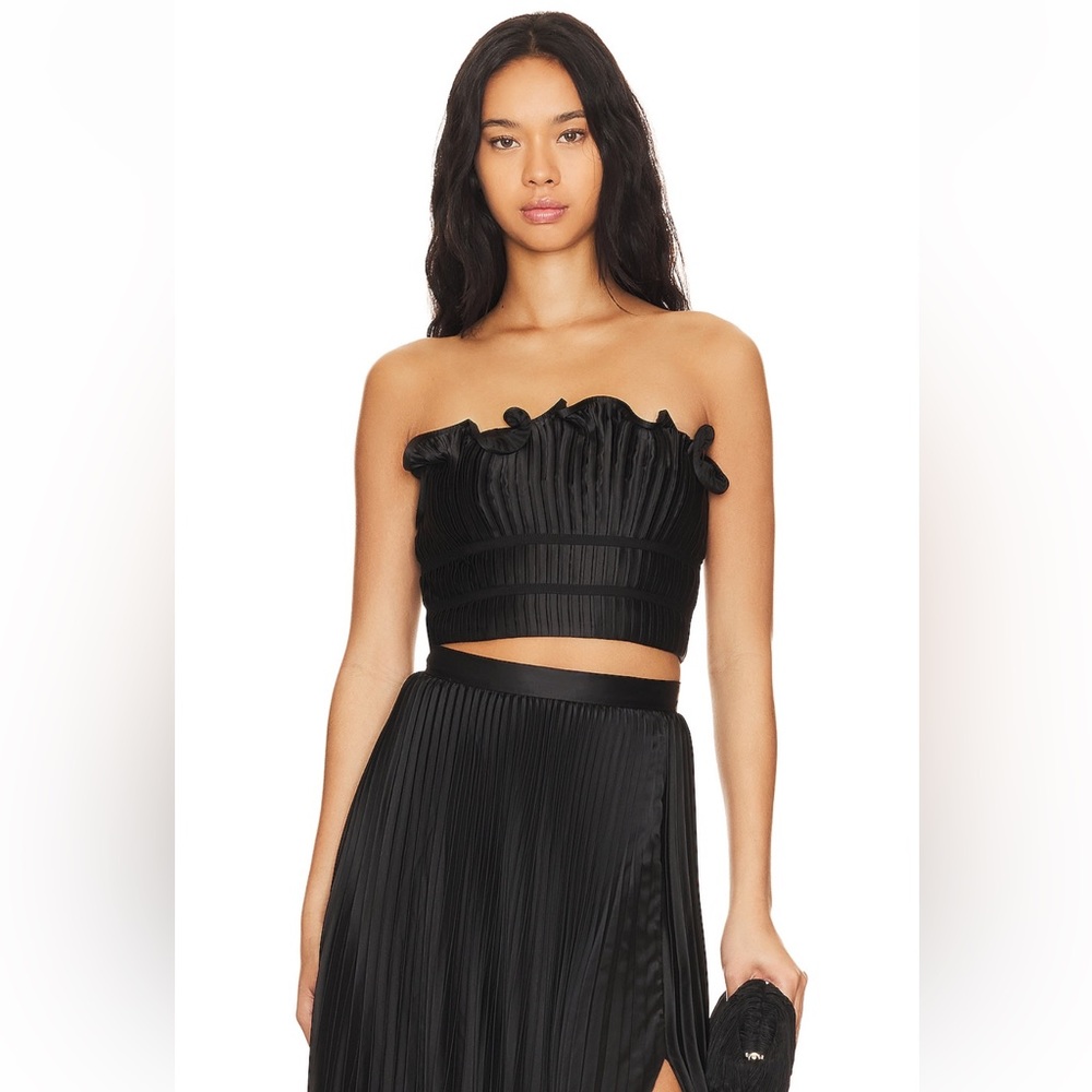 Pleated Set - Picture 3 of 4